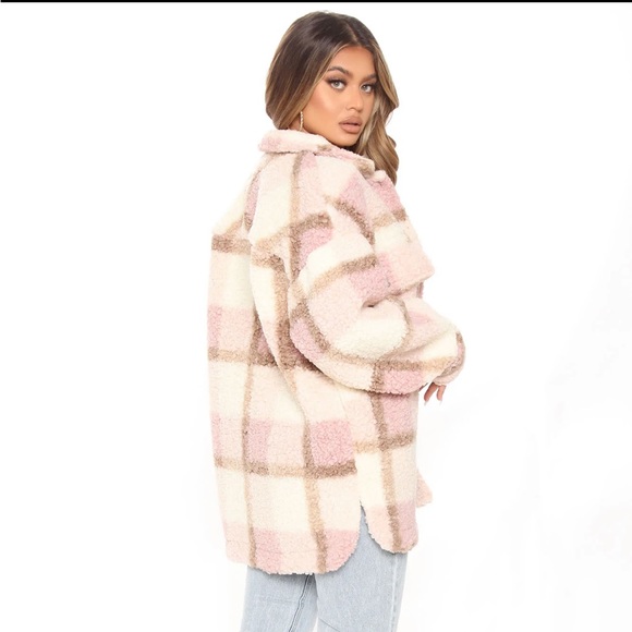 Fashion Nova Jackets & Blazers - 🌸Pink and Cream Sherpa Shacket🌸Fashion Nova